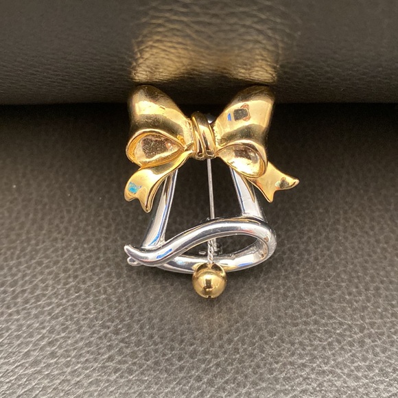 VINTAGE SilverTone and Gold Tone Bell Brooch/Pin - Picture 4 of 7
